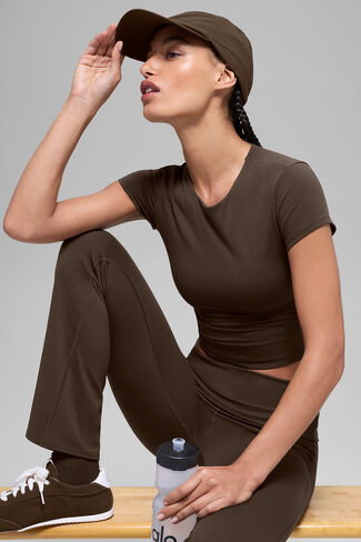 Alo Yoga ALO Softsculpt Precision Short Sleeve Top - Espresso in Saudi Arabia