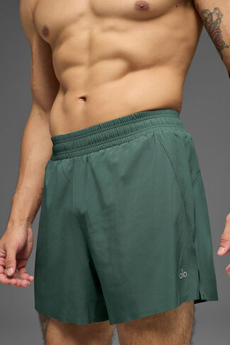 Alo Yoga 5" Adapt Running Short - Clover Green in Kuwait