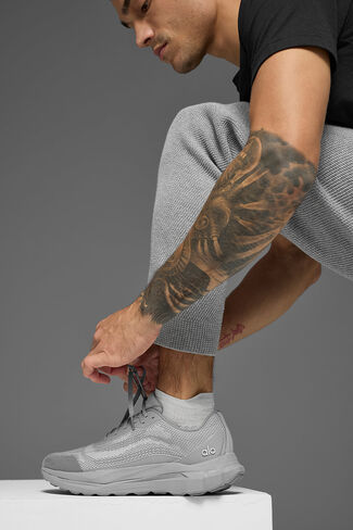 Alo Yoga Sports Club Jogger - رمادي رياضي منقط in Kuwait