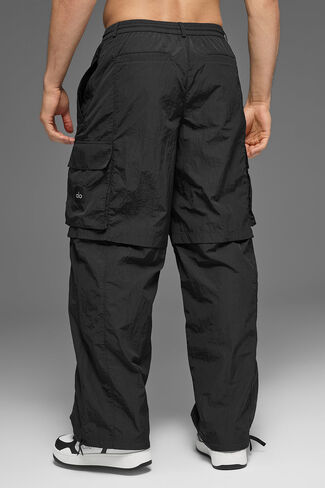 Alo Yoga Axis Cargo Trouser - Black in Kuwait
