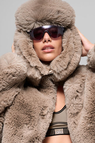 Alo Yoga Faux Fur Starstruck Hat - Oat - Oat / One Size in Saudi Arabia