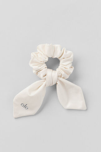 Alo Yoga Airlift Rhythm Scrunchie - عاجي - عاجي / مقاس واحد in Kuwait
