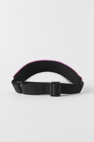 حاجب شمسي من Alo Yoga Airlift - وردي كاندي هارت - كاندي هارت وردي / مقاس واحد in Kuwait