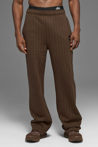بنطلون رياضي Alo Yoga Pinstripe ذو ساق مستقيمة - Espresso Pinstripe in Kuwait