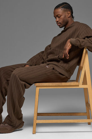 بنطلون رياضي Alo Yoga Pinstripe ذو ساق مستقيمة - Espresso Pinstripe in Kuwait