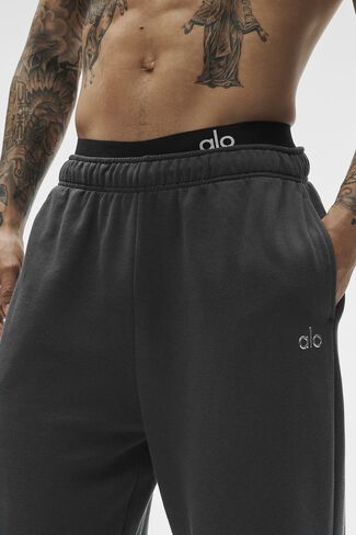 Alo Yoga Accolade Straight Leg Sweatpant - Anthracite in Kuwait