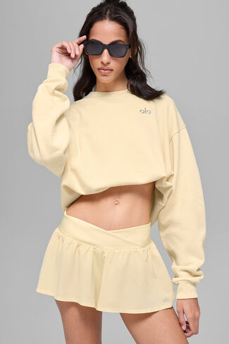 Alo Yoga Accolade Crew Neck Pullover - Candlelight Yellow in Saudi Arabia