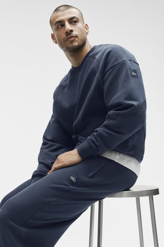 Alo Yoga Field سويت شيرت برقبة دائرية - كحلي in Kuwait