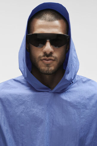 بلوفر بغطاء رأس من Alo Yoga Axis - أزرق بروفانس in Kuwait