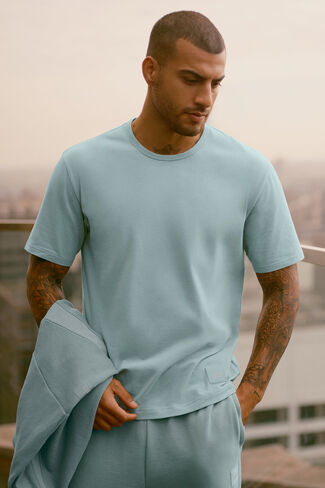 Alo Yoga Essential Short Sleeve Street Tee - Desert Sage in Kuwait