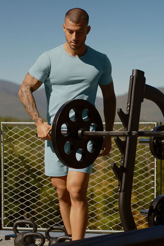 ألو يوجا كونكر ريفورم بأكمام قصيرة وياقة دائرية - ديزرت سيج in Kuwait