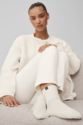 Alo Yoga Unisex Half-Crew Scrunch Sock - Ivory in Kuwait