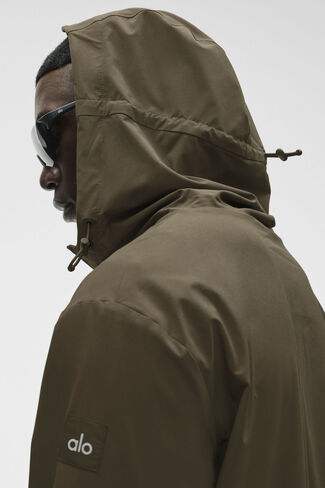 سترة Alo Yoga Performance On-The-Go - شجرة الزيتون in Kuwait