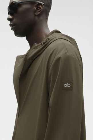 سترة Alo Yoga Performance On-The-Go - شجرة الزيتون in Kuwait