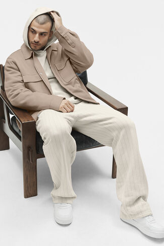 Alo Yoga Kickback Jacket - Gravel in Kuwait