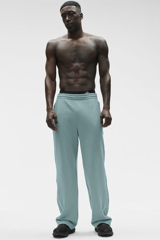 Alo Yoga Field Sweatpant - Desert Sage in Kuwait