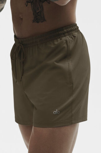 Alo Yoga 5" Circuit Short - Olive Tree in Saudi Arabia