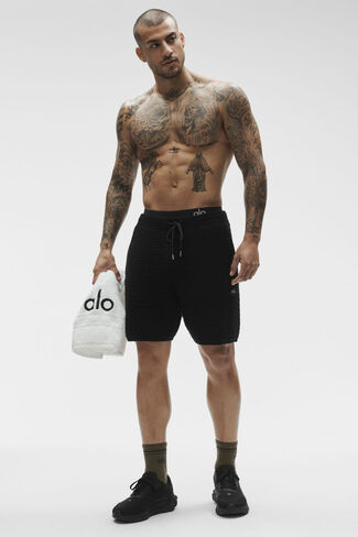 شورت Alo Yoga 5 بوصة من نسيج محبوك - أسود in Kuwait