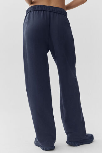 Alo Yoga Accolade بنطال رياضي بأرجل مستقيمة - كحلي in Kuwait