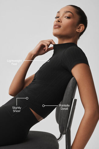 ألو يوجا بدون خياطة بياقة مدببة وأكمام قصيرة - أسود in Kuwait