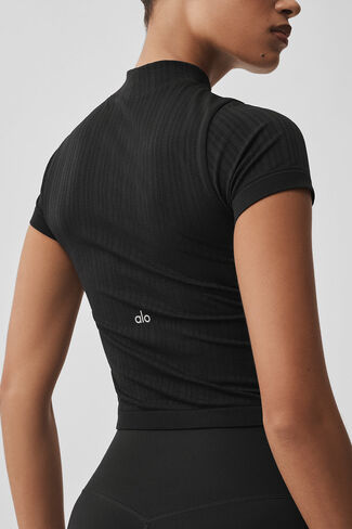 ألو يوجا بدون خياطة بياقة مدببة وأكمام قصيرة - أسود in Kuwait