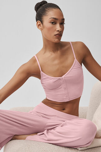 تانك Alo Yoga Delicate Lounge - وردي عتيق in Saudi Arabia