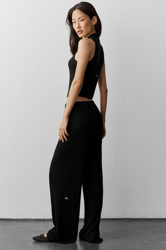 Alo Yoga Sweater Knit Unwind بدون أكمام - أسود in Saudi Arabia