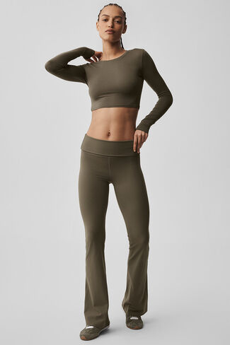 Alo Yoga Alosoft Crop Finesse Long Sleeve - Olive Tree in Kuwait