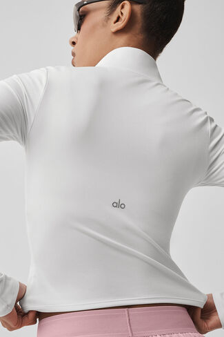 Alo Yoga ALO Softculpt Precision 1/4 سحاب كم طويل - أبيض in Kuwait