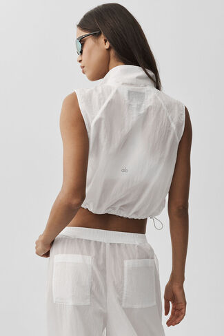 Alo Yoga Ripstop Electric Vest - White in Saudi Arabia