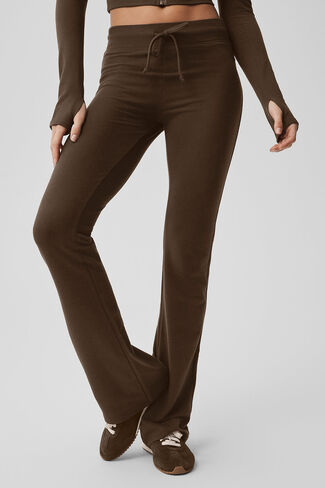 Alo Yoga Sway Bootcut Sweatpant - Espresso in Saudi Arabia