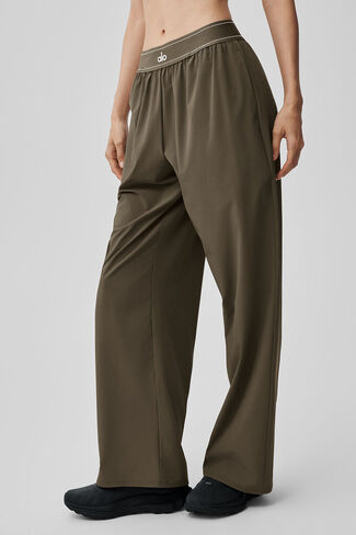 ألو - بنطلون يوجا سوت أب (عادي) - شجرة الزيتون in Kuwait