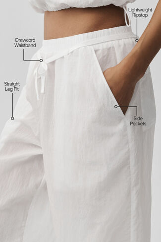 Alo Yoga Ripstop Electric Straight Leg Pant - White in Kuwait