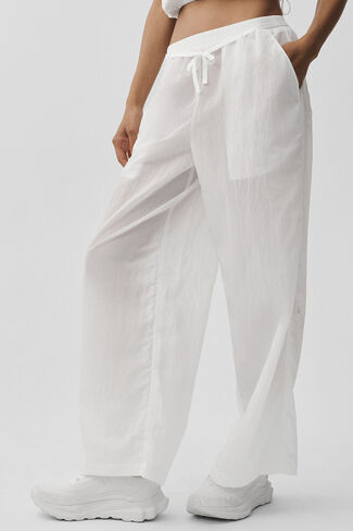 Alo Yoga Ripstop Electric Straight Leg Pant - White in Kuwait