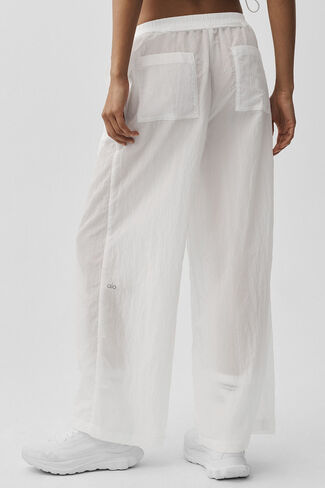 Alo Yoga Ripstop Electric Straight Leg Pant - White in Kuwait