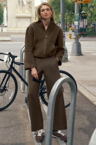 Alo Yoga High Road Straight Leg Pant - Espresso in Saudi Arabia