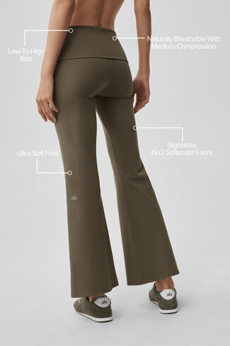 Alo Yoga ALO Softculpt 7/8 Foldover Flare Legging - شجرة الزيتون in Kuwait