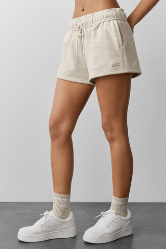 Alo Yoga Accolade Short - Oatmeal Heather in Kuwait