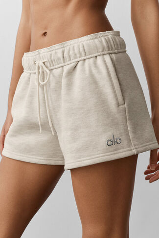 Alo Yoga Accolade Short - Oatmeal Heather in Kuwait