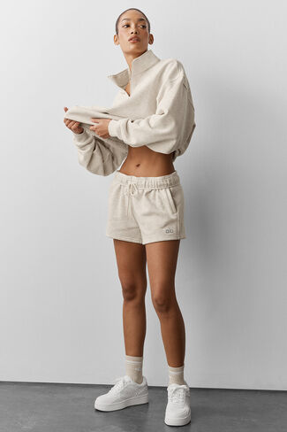 Alo Yoga Accolade Short - Oatmeal Heather in Kuwait