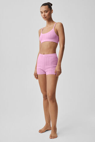 سترة Alo Yoga Pointelle Be Mine Hot Short - كاندي هارت بينك in Kuwait