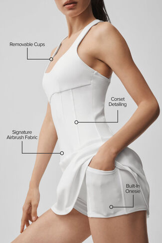 فستان التنس من Alo Yoga Airbrush Sparks Fly Corset - أبيض in Kuwait