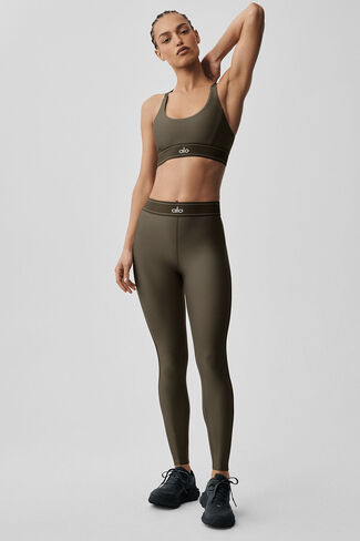 حمالة صدر Alo Yoga Airlift Up - شجرة زيتون/شجرة زيتون in Kuwait