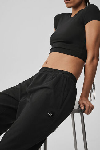 Alo Yoga Double Take Straight Leg Pant - Black in Saudi Arabia