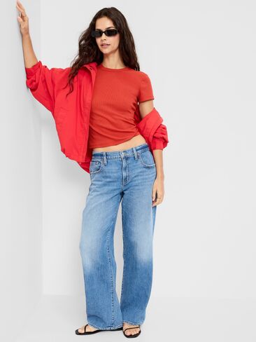 تي شيرت Old Navy Snug Crop - أزرار حمراء in Saudi Arabia