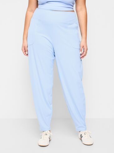 Old Navy عالي الخصر StudioSmooth Jogger - مونيه بلو in Kuwait