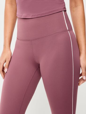 Old Navy بنطال ضيق عالي الخصر StudioSmooth 7/8 مخطط جانبيًا - روزيت in Saudi Arabia