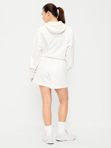Old Navy Relaxed Dynamic Fleece Shorts - Magnolia in Saudi Arabia