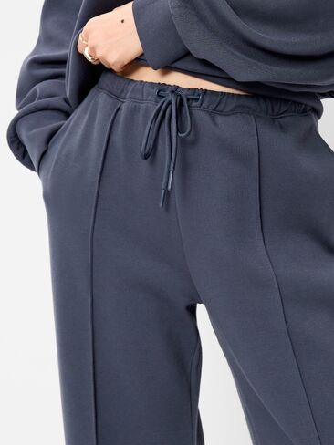 بنطال رياضي واسع الأرجل من الصوف الديناميكي متوسط ​​الارتفاع من Old Navy - داكن داكن in Saudi Arabia