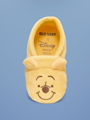 شبشب مخملي للأطفال من Old Navy Old Navy x Disney Winnie the Pooh - قش ذهبي in Saudi Arabia